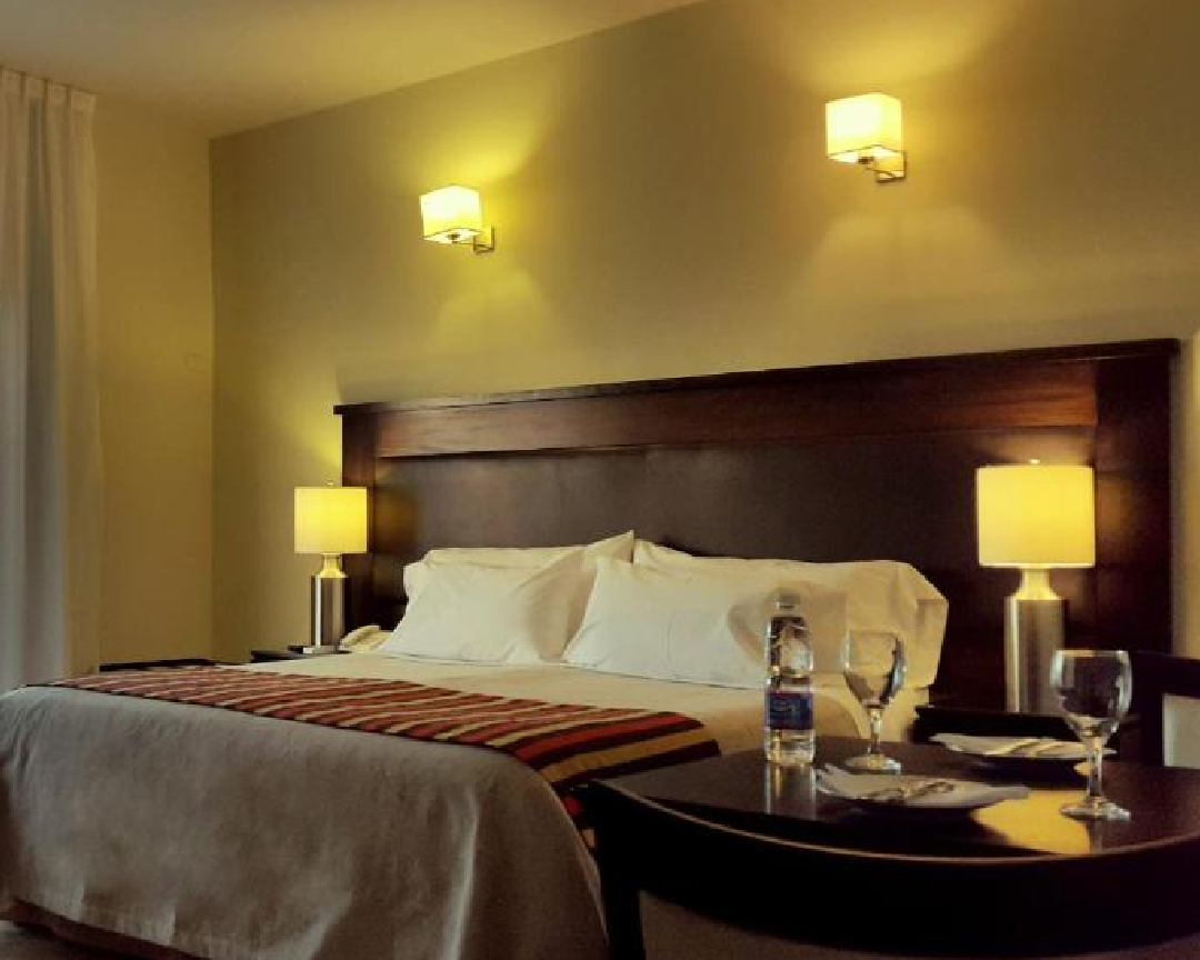 Single Altos del Estero